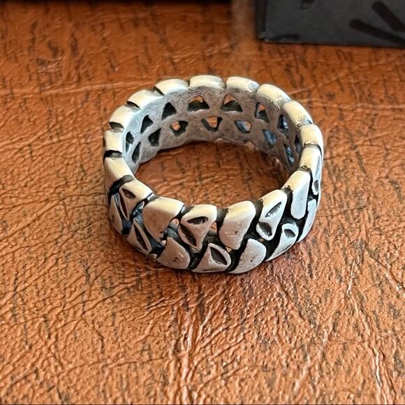 Shiraleah Chicago Thornton Tire Mark Ring Black Gray 9 NIB - Picture 8 of 12